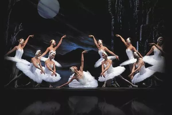 聖彼得堡芭蕾舞團 - 天鵝湖